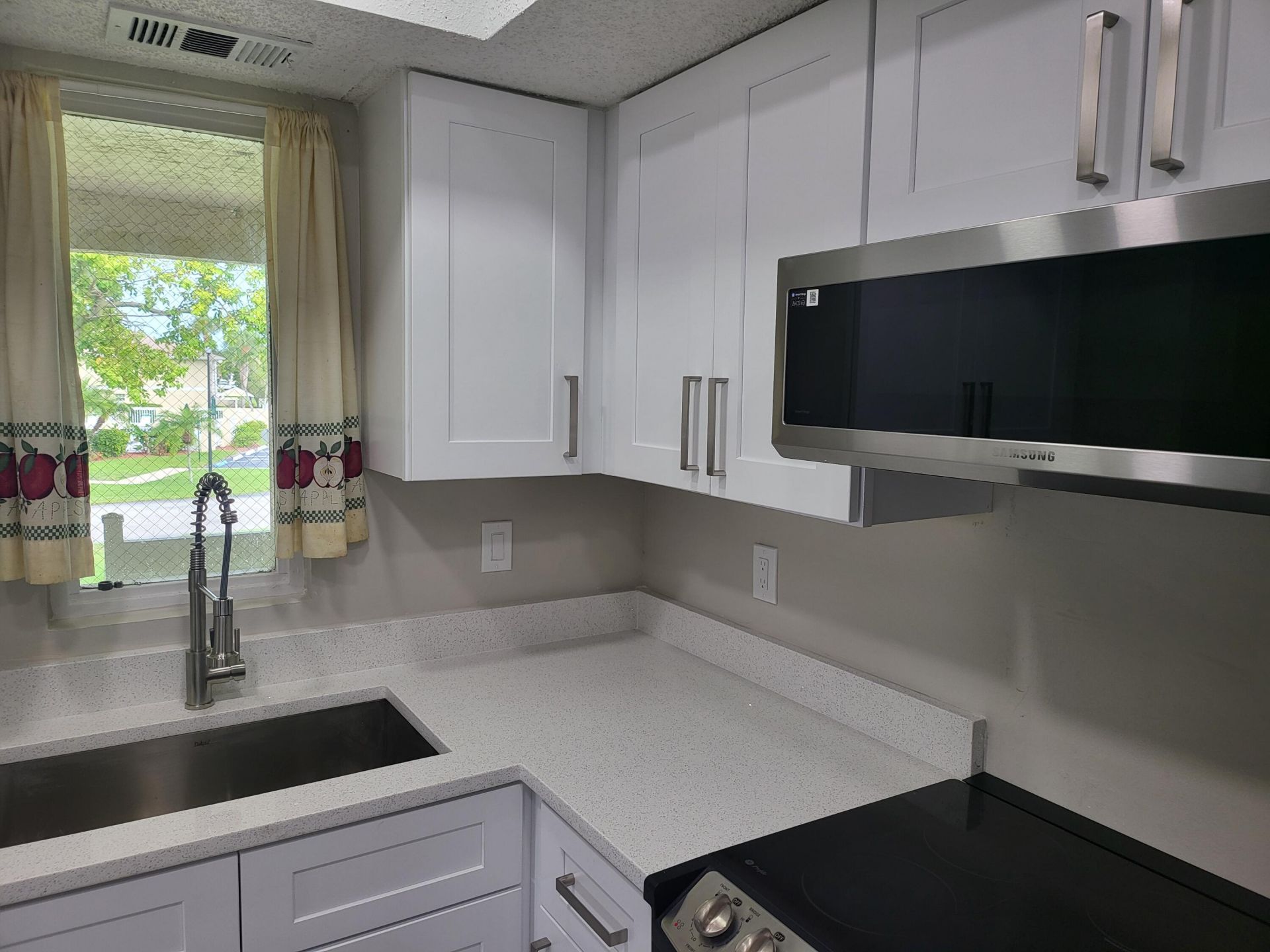 1562 SE Royal Green Circle, Unit 201, Port Saint Lucie, FL 34952 Photo