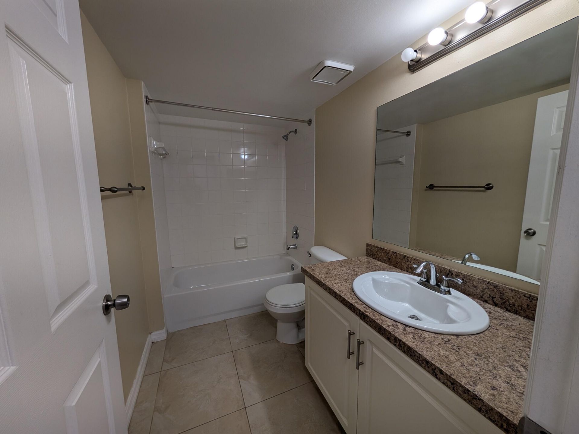 5011 Wiles Road, Unit 208, Coconut Creek, FL 33073 Photo