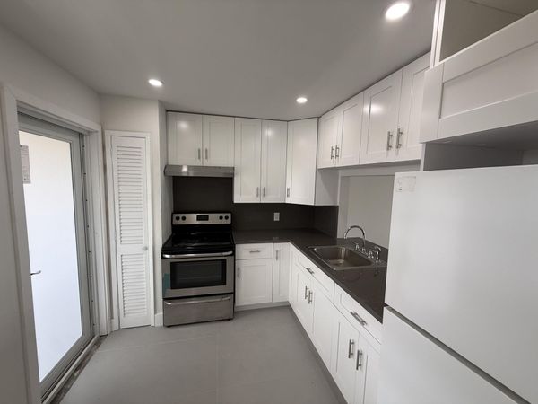 1300 NE 191st Street, Unit A305, Miami, FL 33179