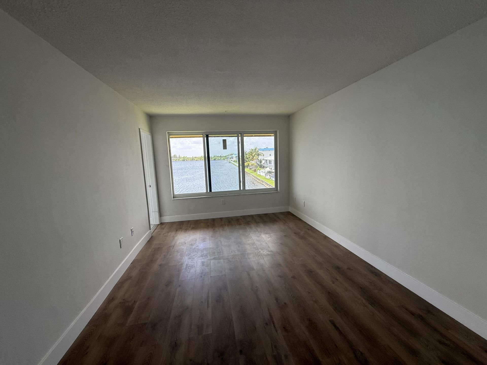 1300 NE 191st Street, Unit A305, Miami, FL 33179 Photo
