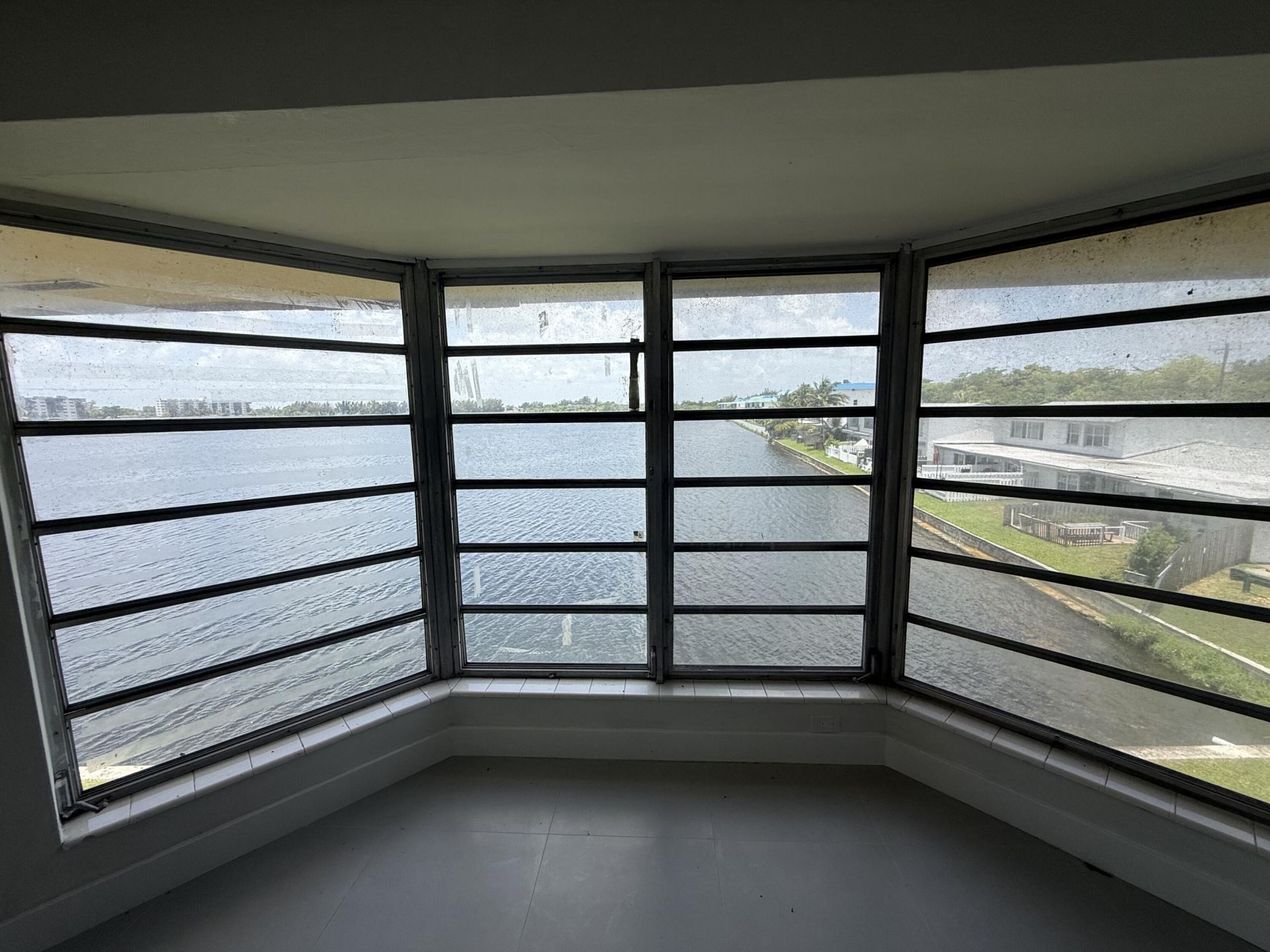 1300 NE 191st Street, Unit A305, Miami, FL 33179 Photo