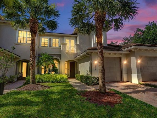 6379 Bella Circle W, Unit 606, Boynton Beach, FL 33437
