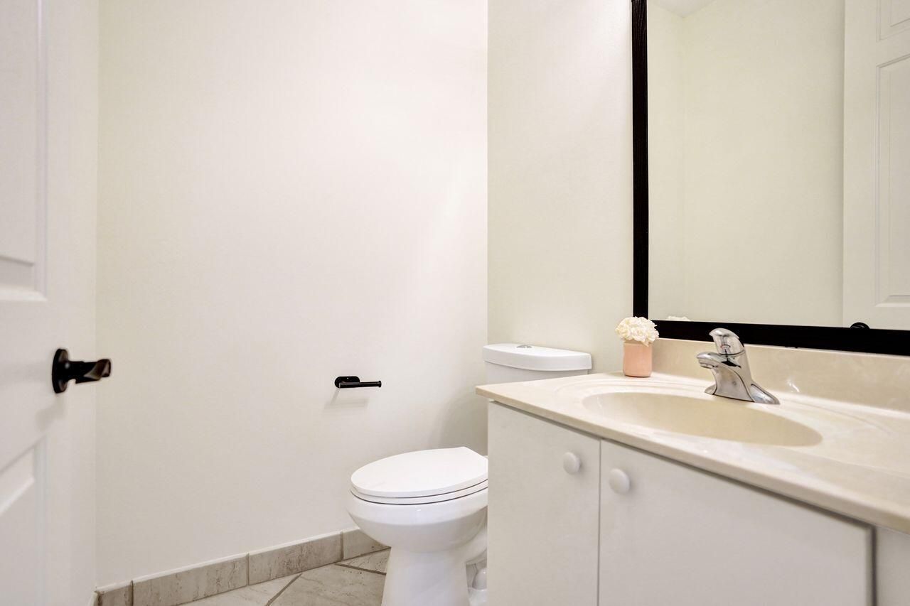 6379 Bella Circle W, Unit 606, Boynton Beach, FL 33437 Photo