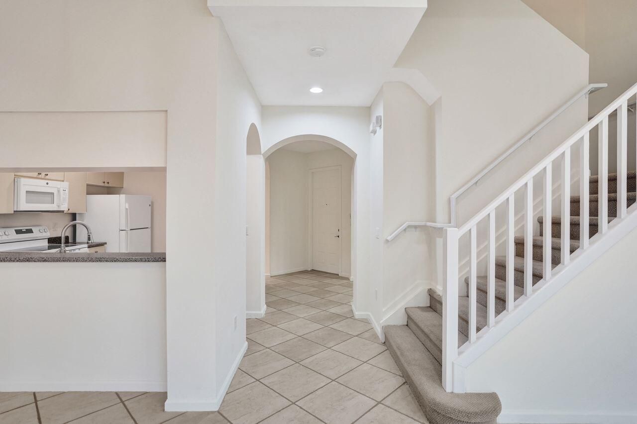 6379 Bella Circle W, Unit 606, Boynton Beach, FL 33437 Photo
