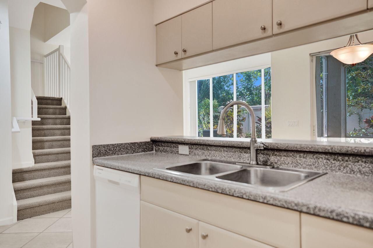6379 Bella Circle W, Unit 606, Boynton Beach, FL 33437 Photo