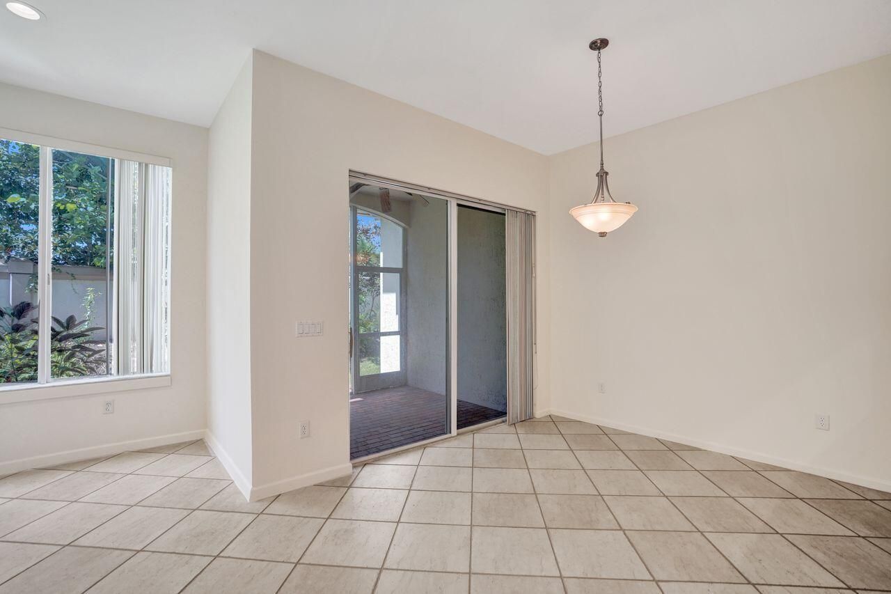 6379 Bella Circle W, Unit 606, Boynton Beach, FL 33437 Photo