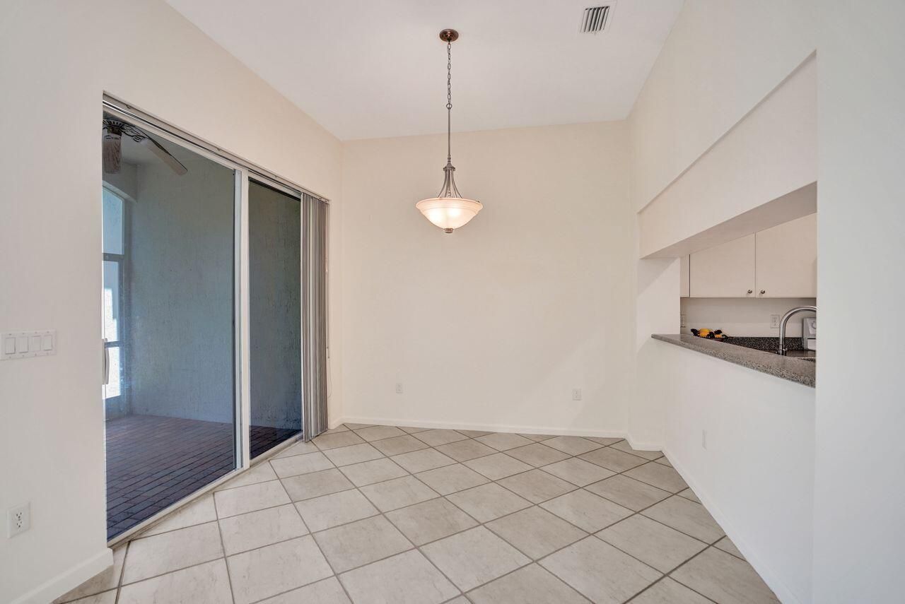 6379 Bella Circle W, Unit 606, Boynton Beach, FL 33437 Photo