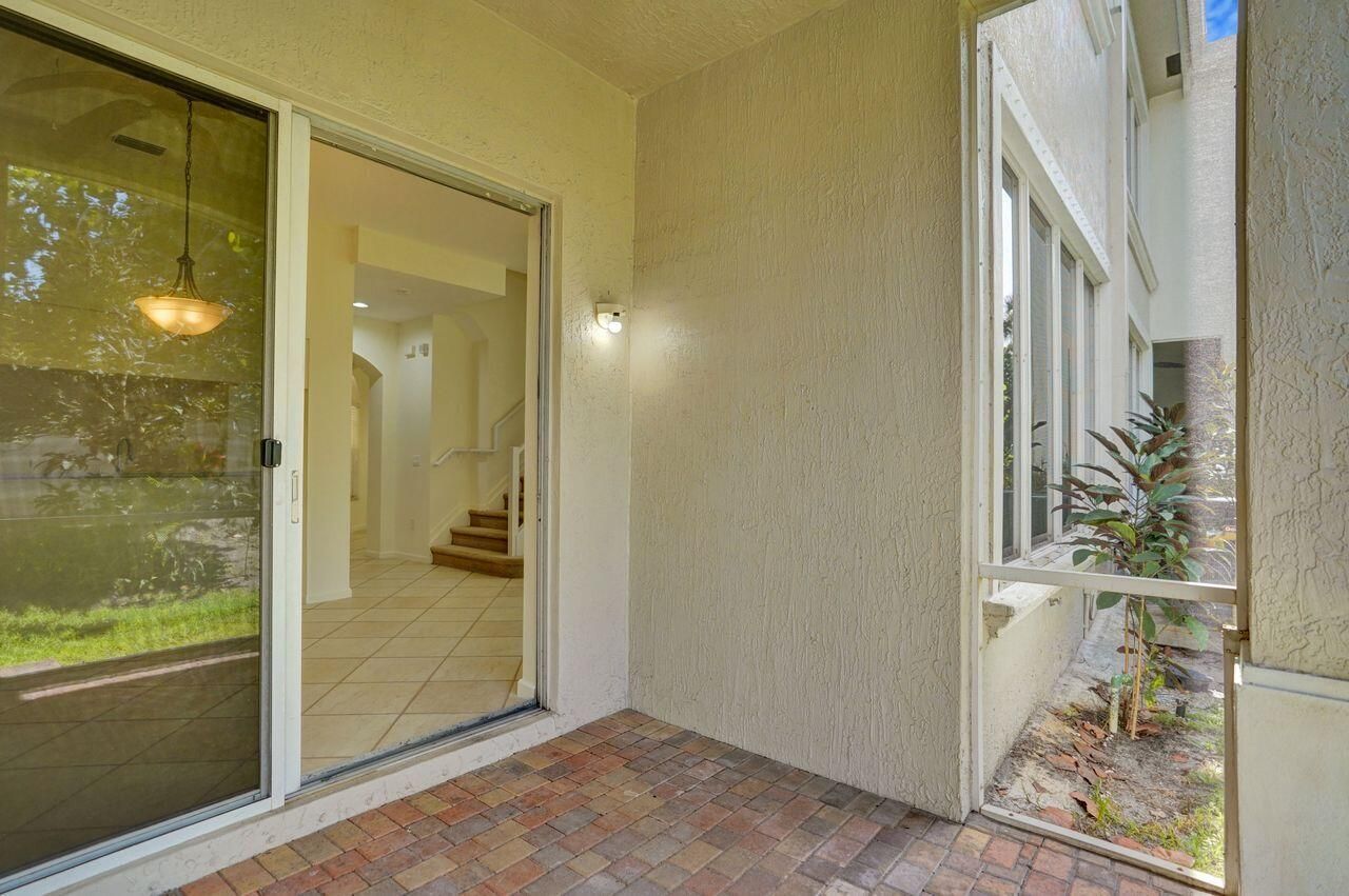 6379 Bella Circle W, Unit 606, Boynton Beach, FL 33437 Photo