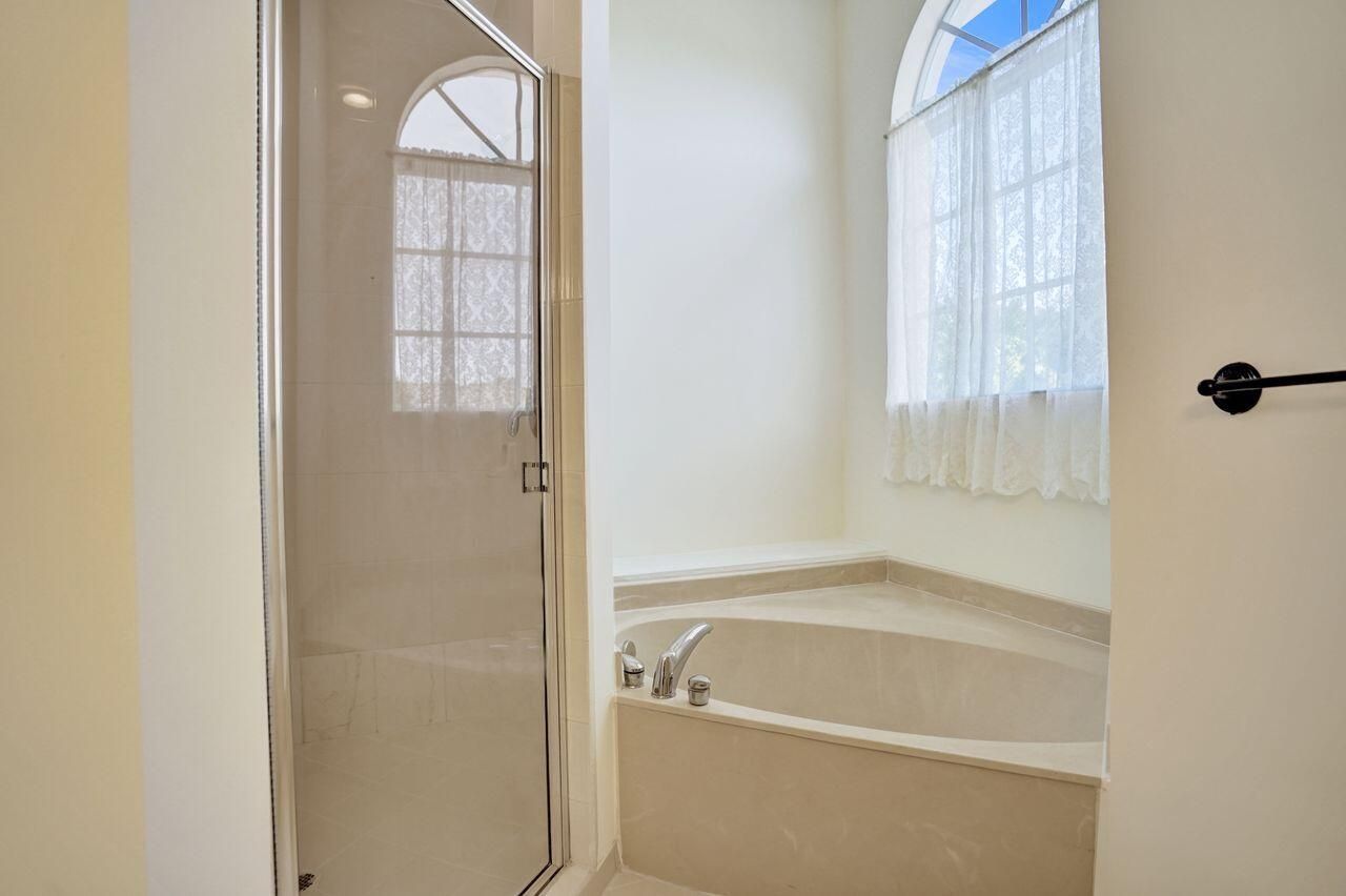 6379 Bella Circle W, Unit 606, Boynton Beach, FL 33437 Photo