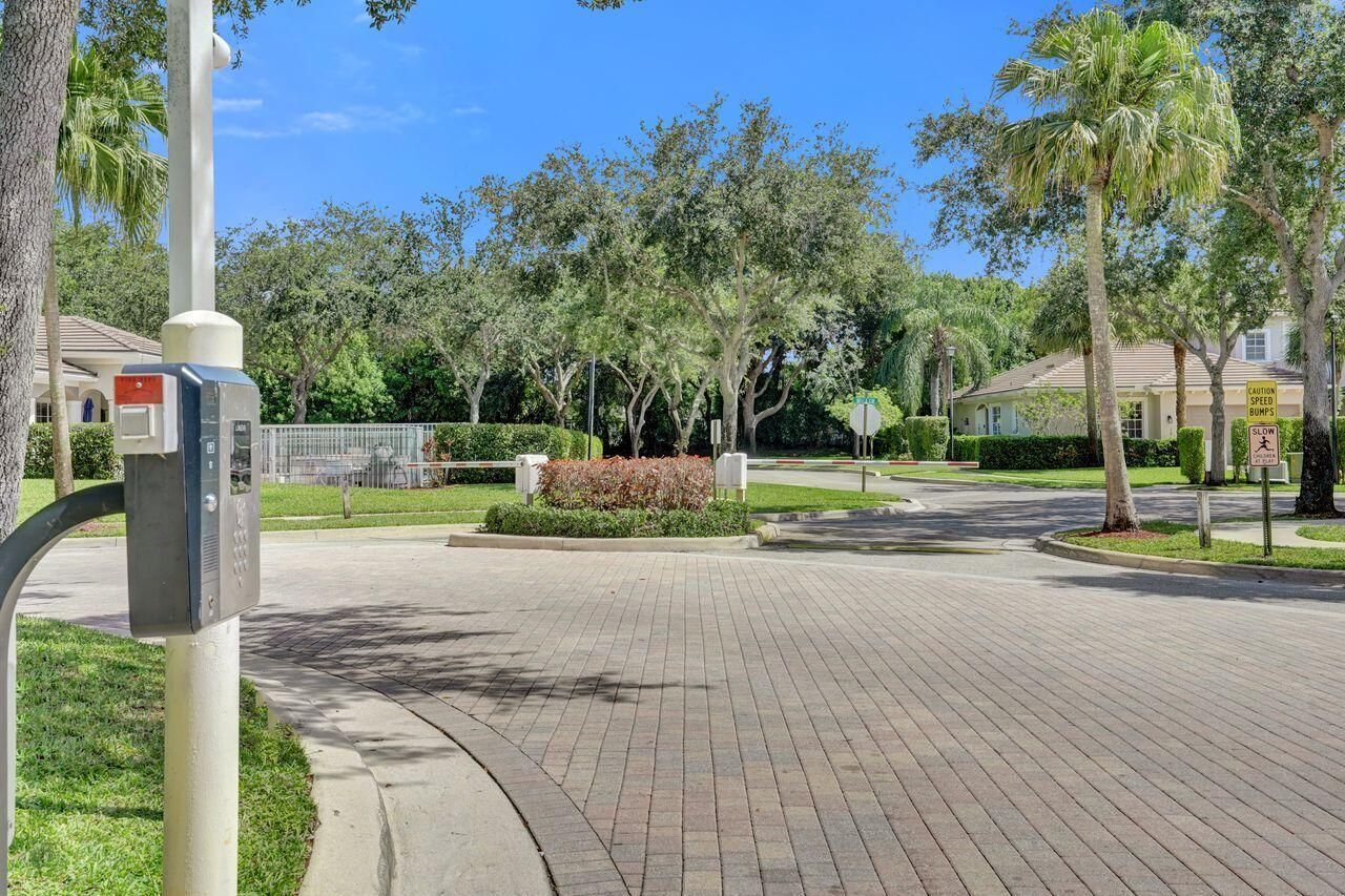 6379 Bella Circle W, Unit 606, Boynton Beach, FL 33437 Photo