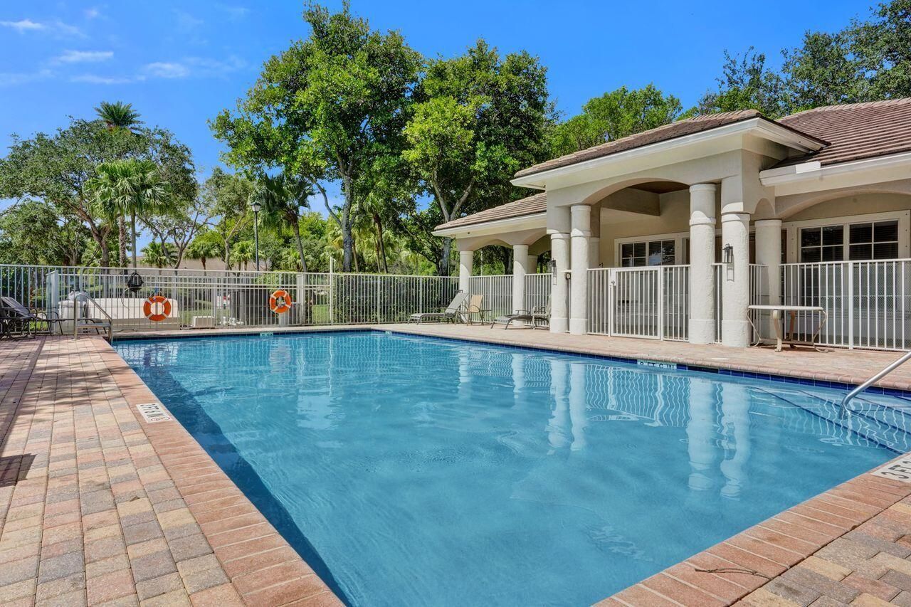 6379 Bella Circle W, Unit 606, Boynton Beach, FL 33437 Photo