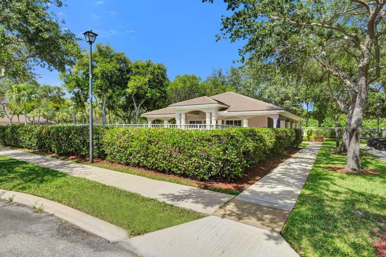 6379 Bella Circle W, Unit 606, Boynton Beach, FL 33437 Photo