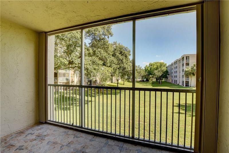 8735 Ramblewood Drive, Unit 212, Coral Springs, FL 33071 Photo