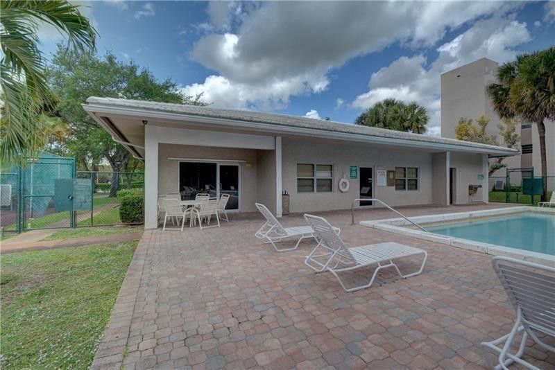 8735 Ramblewood Drive, Unit 212, Coral Springs, FL 33071 Photo
