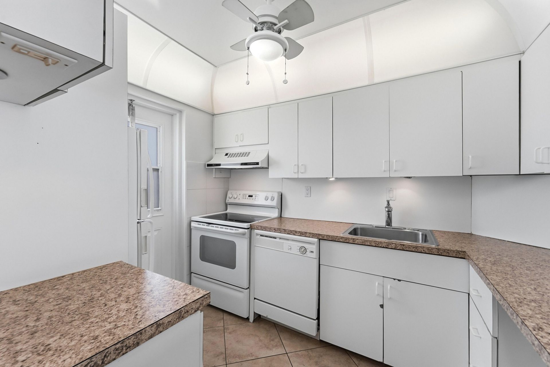 1427 E Hillsboro Boulevard, Unit 123, Deerfield Beach, FL 33441 Photo