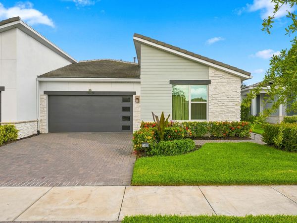 11639 SW Viridian Boulevard, Port St. Lucie, FL 34987
