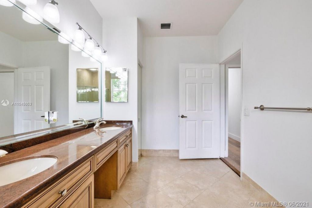 12375 NW 10th Drive, Unit B-1, Coral Springs, FL 33071 Photo