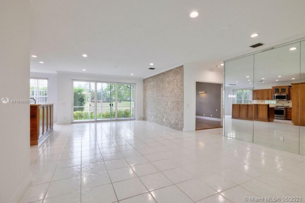 12375 NW 10th Drive, Unit B-1, Coral Springs, FL 33071 Photo