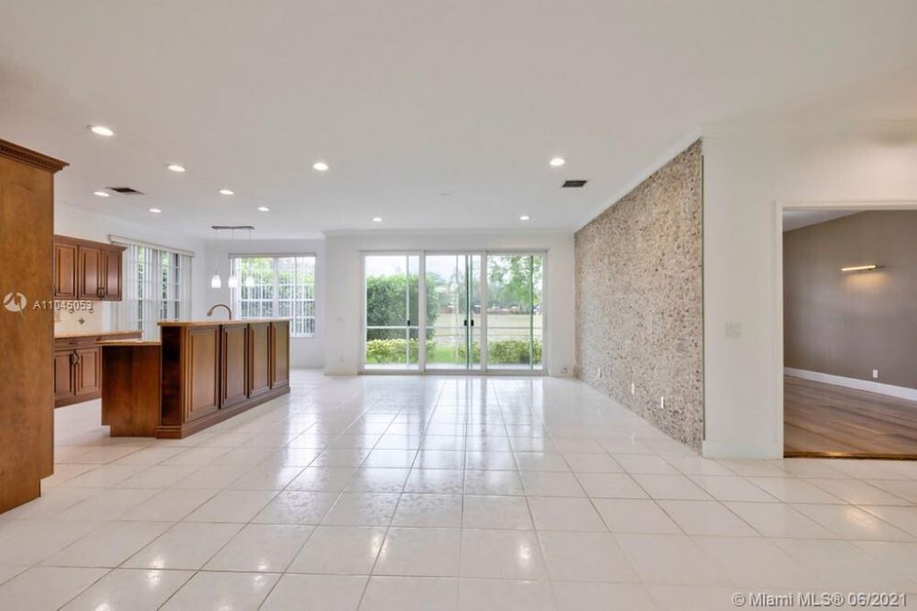 12375 NW 10th Drive, Unit B-1, Coral Springs, FL 33071 Photo