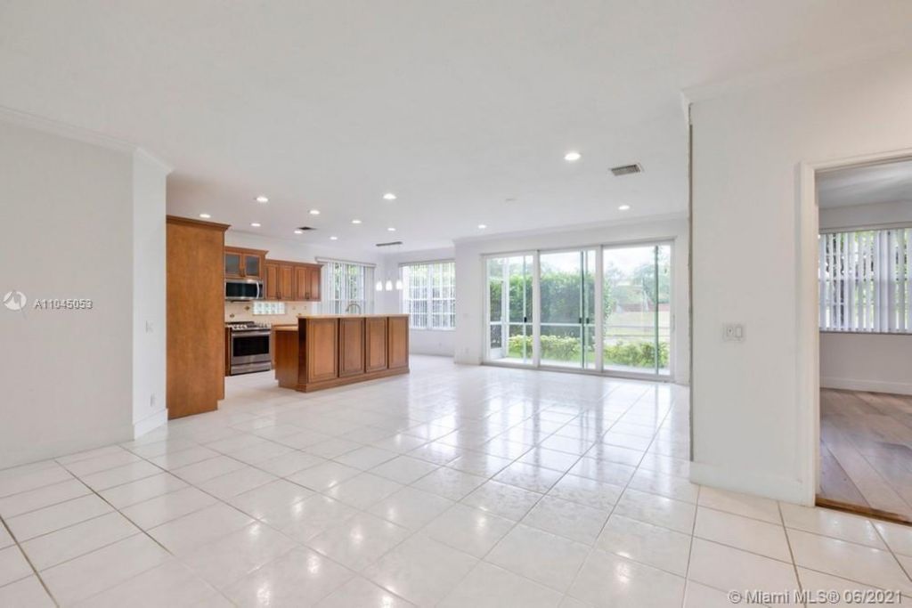 12375 NW 10th Drive, Unit B-1, Coral Springs, FL 33071 Photo