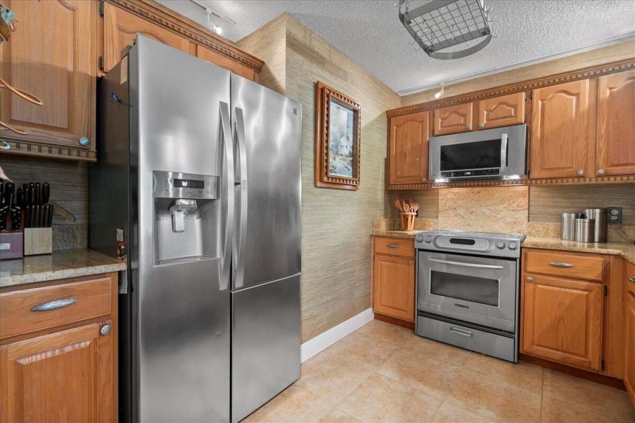2379 Treasure Isle Drive, Unit 24, Palm Beach Gardens, FL 33410 Photo