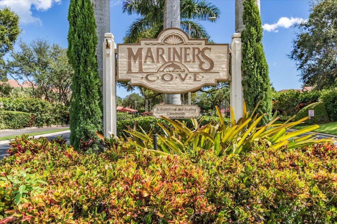 2379 Treasure Isle Drive, Unit 24, Palm Beach Gardens, FL 33410 Photo
