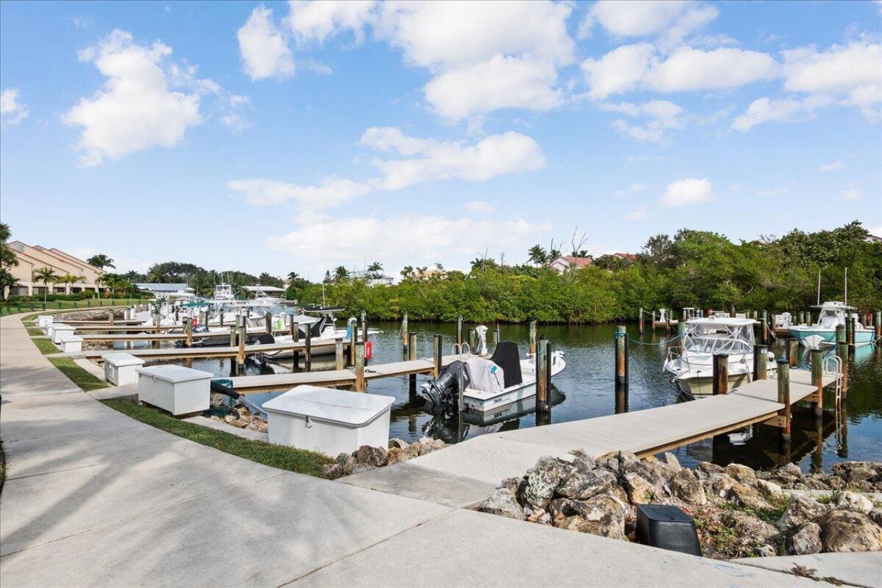 2379 Treasure Isle Drive, Unit 24, Palm Beach Gardens, FL 33410 Photo