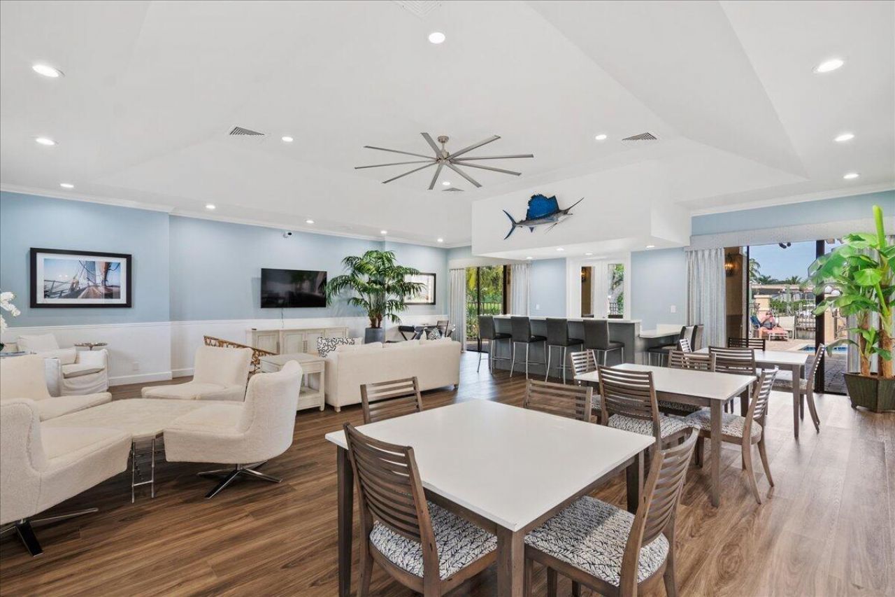 2379 Treasure Isle Drive, Unit 24, Palm Beach Gardens, FL 33410 Photo