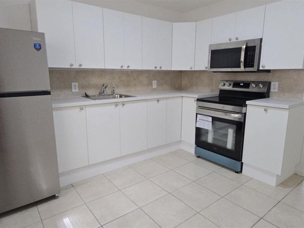 255 SW 12th Street, Unit 2, Dania Beach, FL 33004