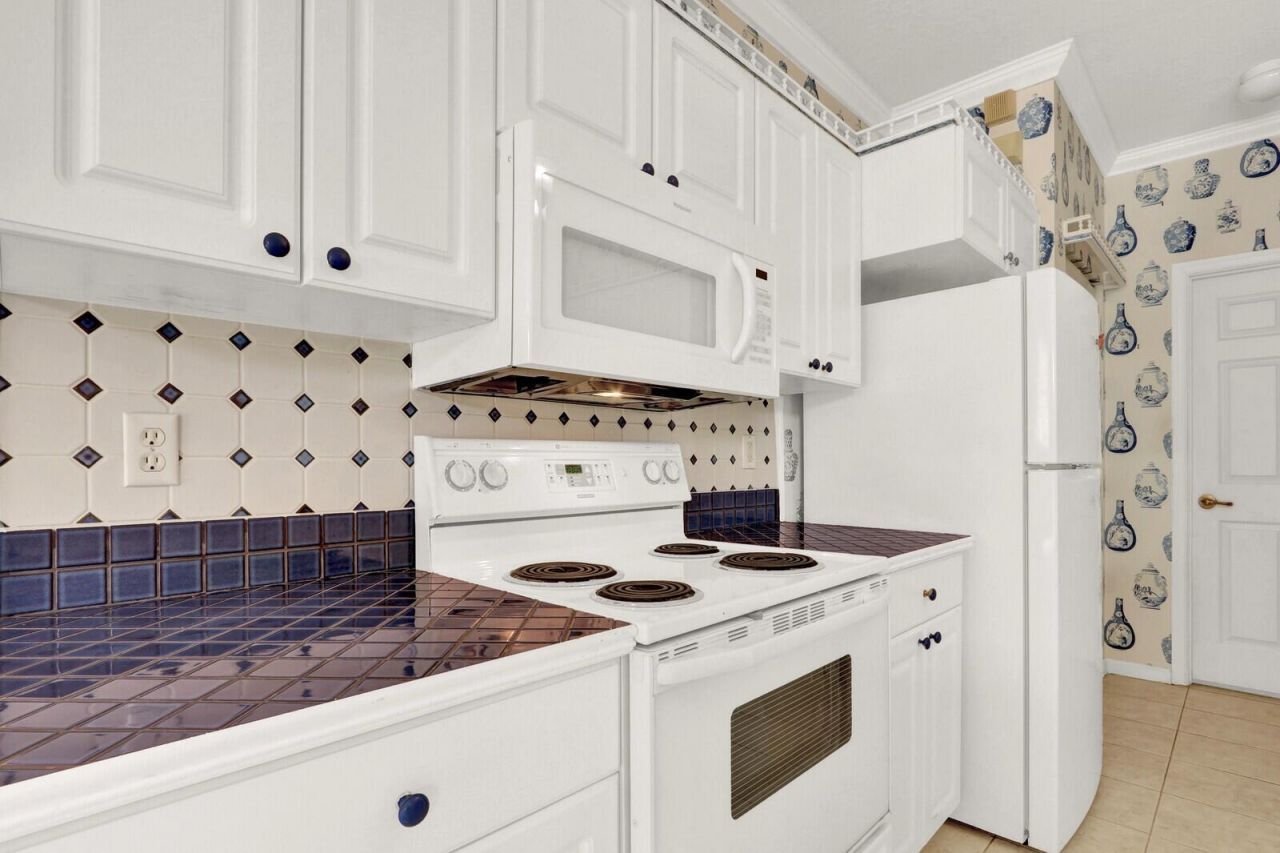 3167 El Camino, West Palm Beach, FL 33409 Photo