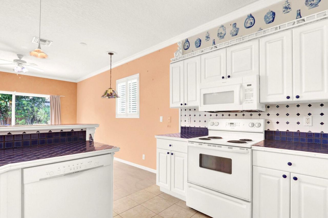3167 El Camino, West Palm Beach, FL 33409 Photo