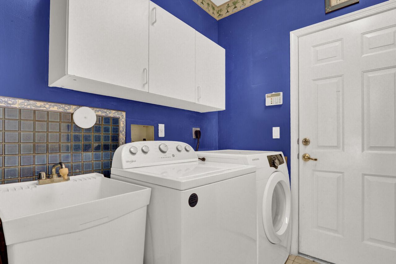 3167 El Camino, West Palm Beach, FL 33409 Photo