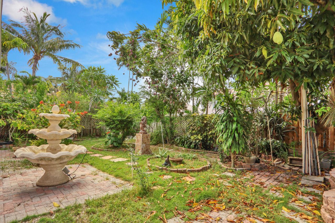 3167 El Camino, West Palm Beach, FL 33409 Photo