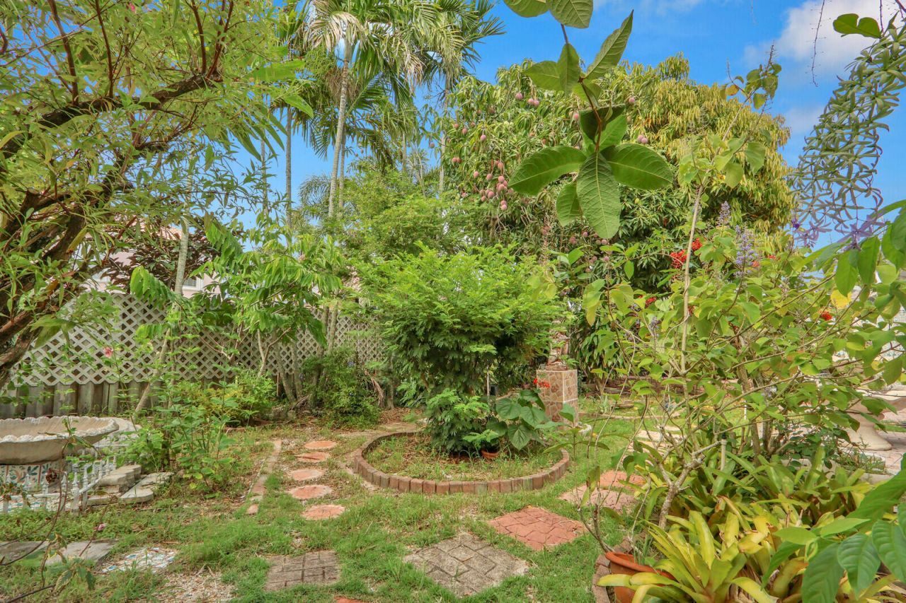 3167 El Camino, West Palm Beach, FL 33409 Photo