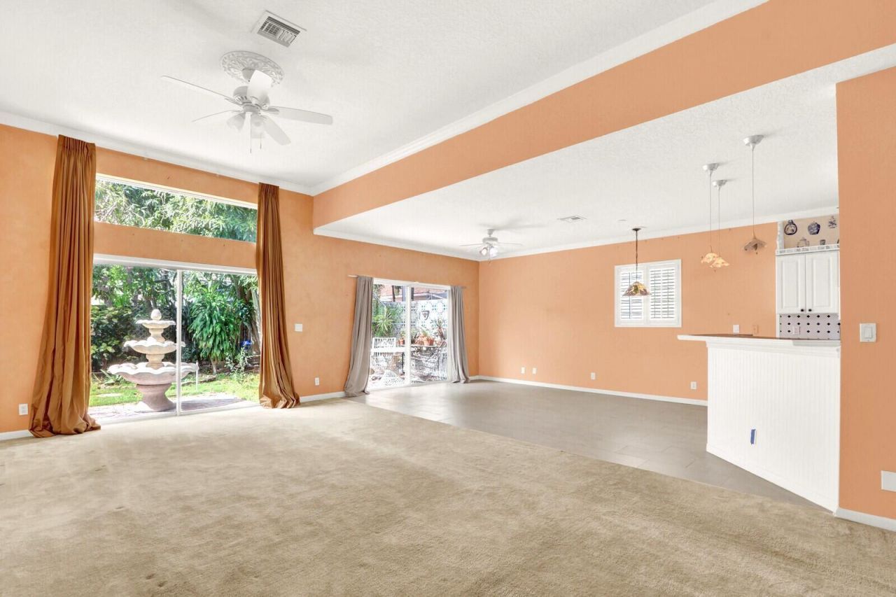 3167 El Camino, West Palm Beach, FL 33409 Photo
