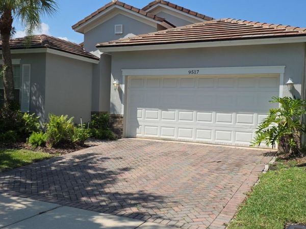 9517 SW Flowermound Circle, Port St. Lucie, FL 34987