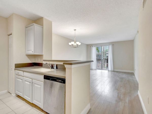 780 S Sapodilla Avenue, Unit 203, West Palm Beach, FL 33401