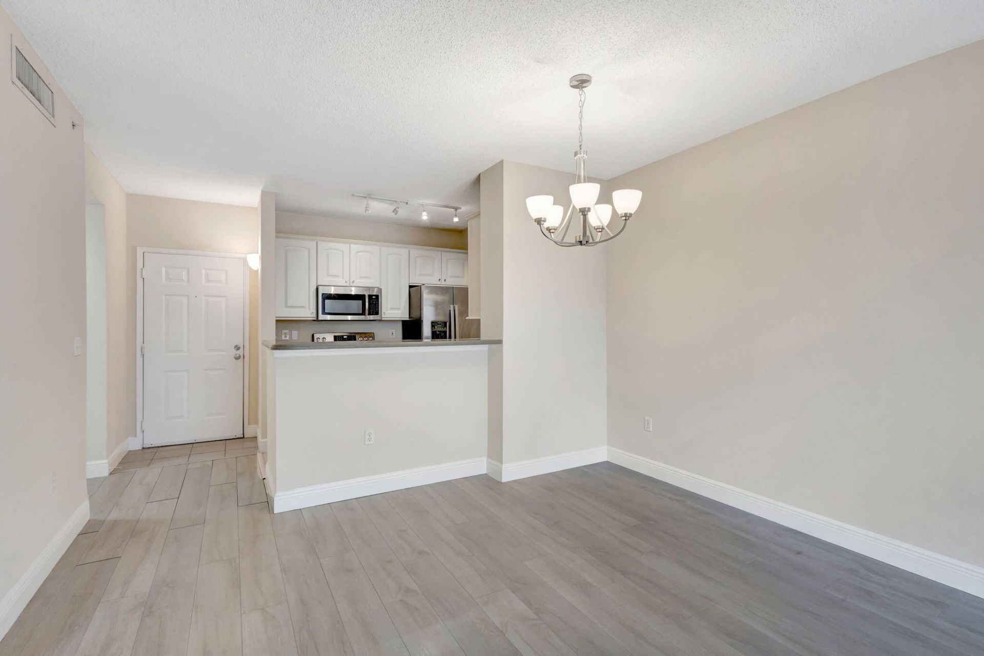 780 S Sapodilla Avenue, Unit 203, West Palm Beach, FL 33401 Photo