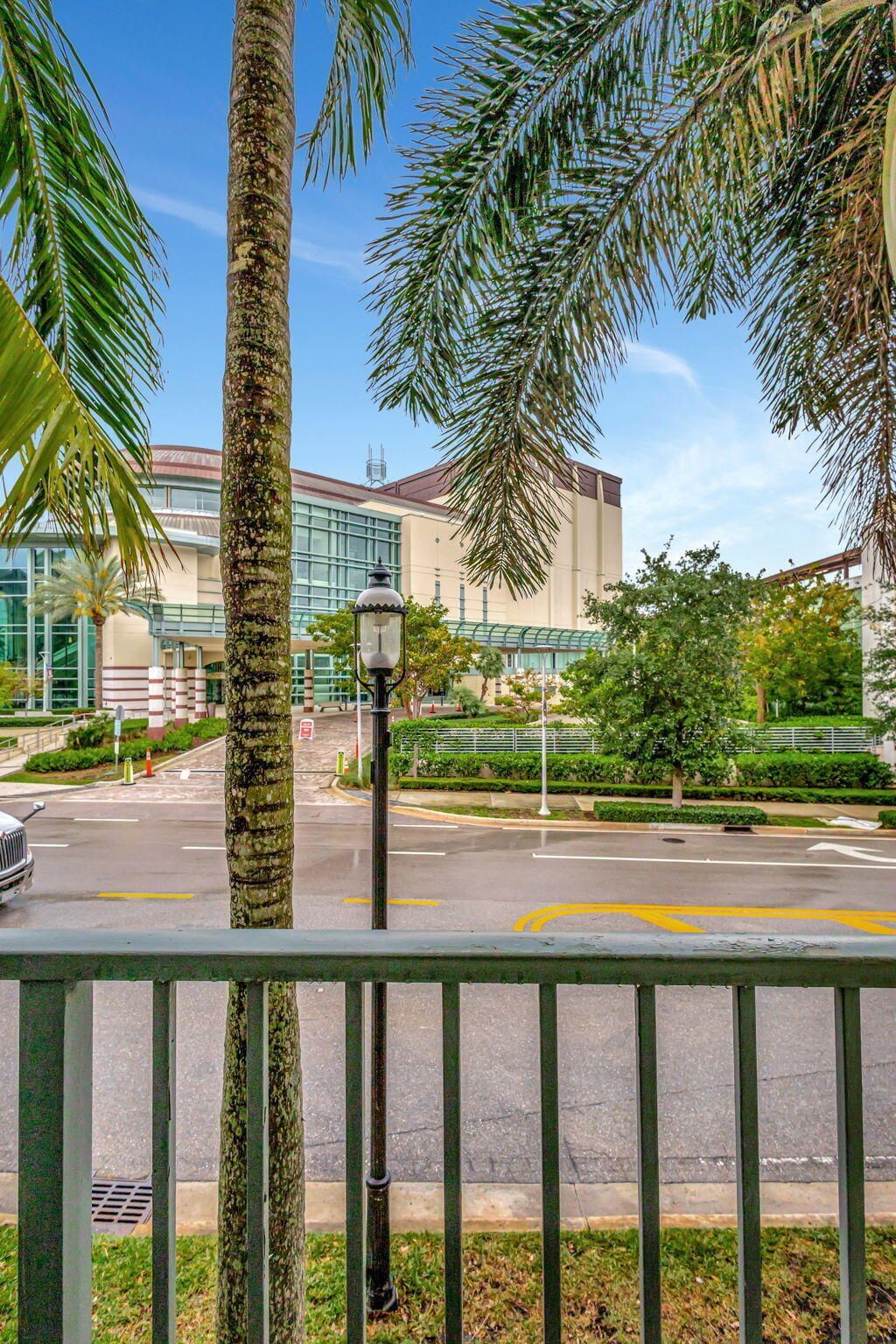 780 S Sapodilla Avenue, Unit 203, West Palm Beach, FL 33401 Photo