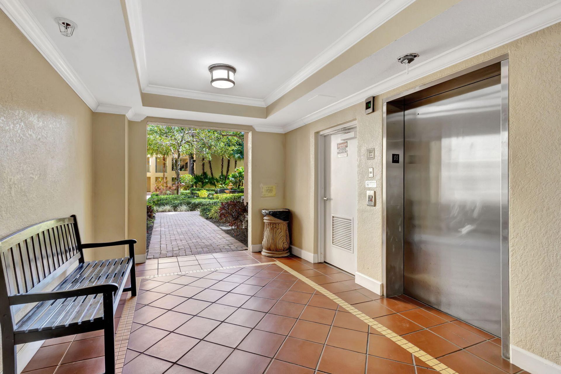 780 S Sapodilla Avenue, Unit 203, West Palm Beach, FL 33401 Photo