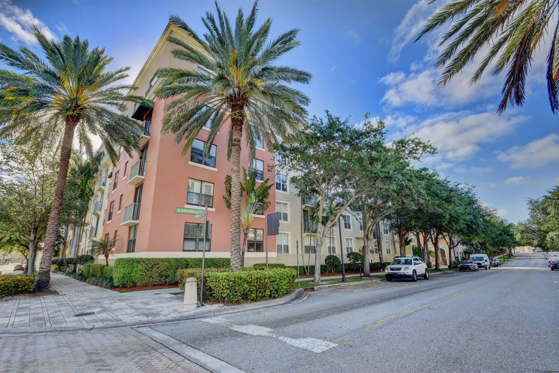 780 S Sapodilla Avenue, Unit 203, West Palm Beach, FL 33401 Photo