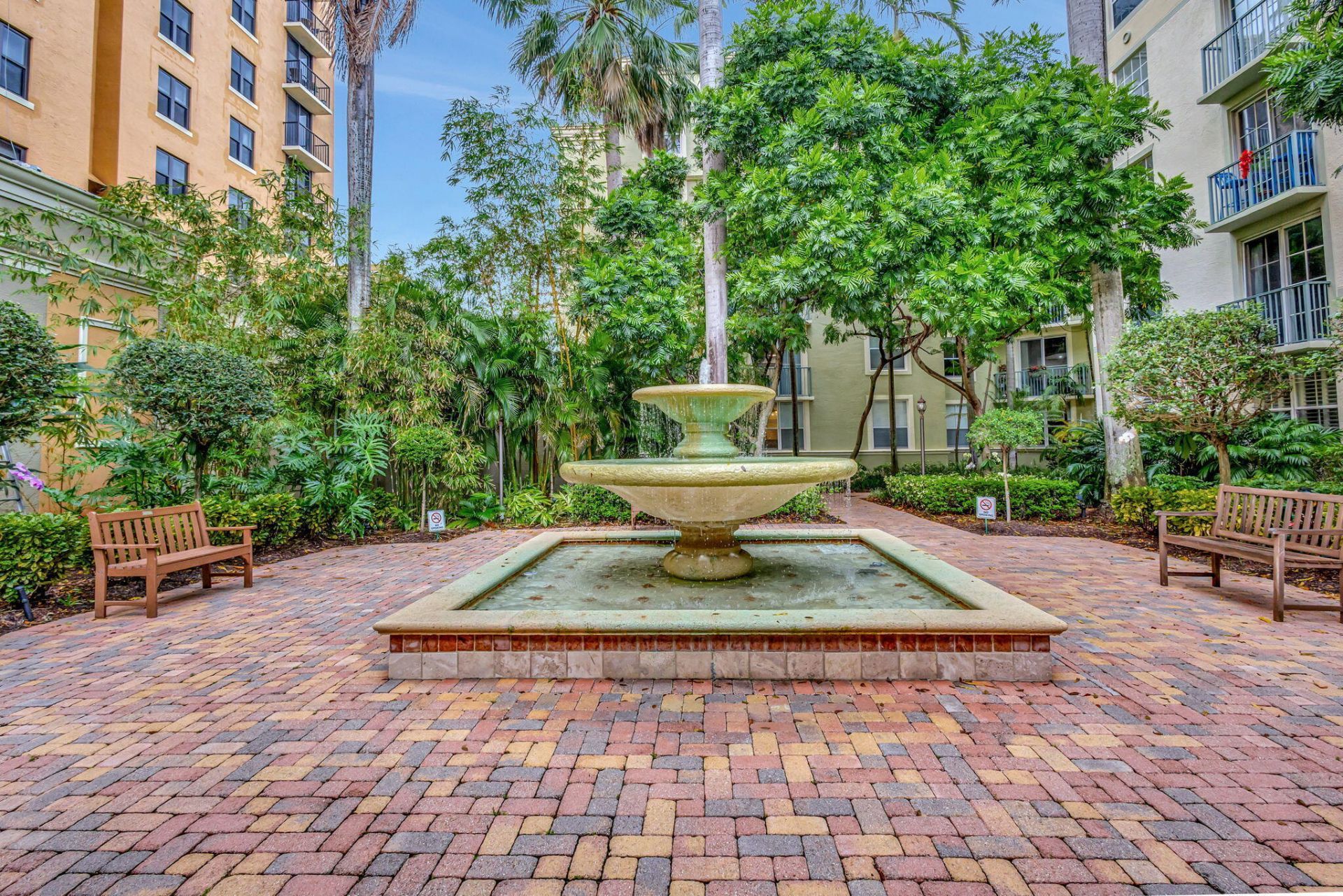 780 S Sapodilla Avenue, Unit 203, West Palm Beach, FL 33401 Photo
