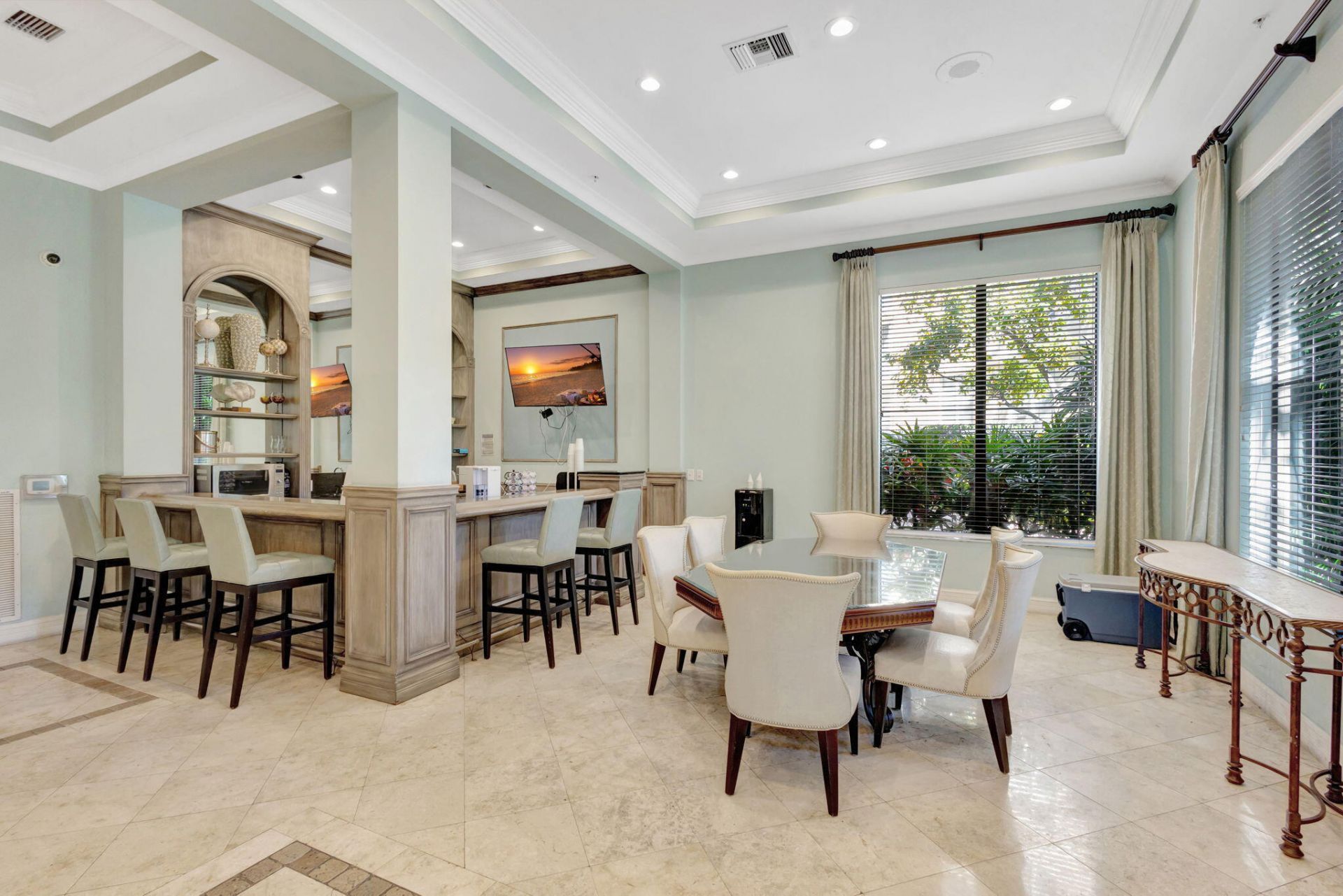 780 S Sapodilla Avenue, Unit 203, West Palm Beach, FL 33401 Photo