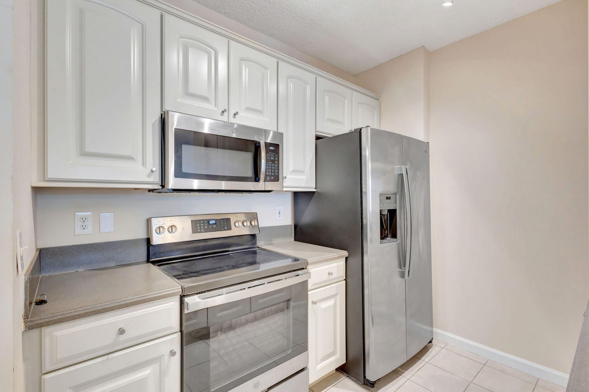 780 S Sapodilla Avenue, Unit 203, West Palm Beach, FL 33401 Photo