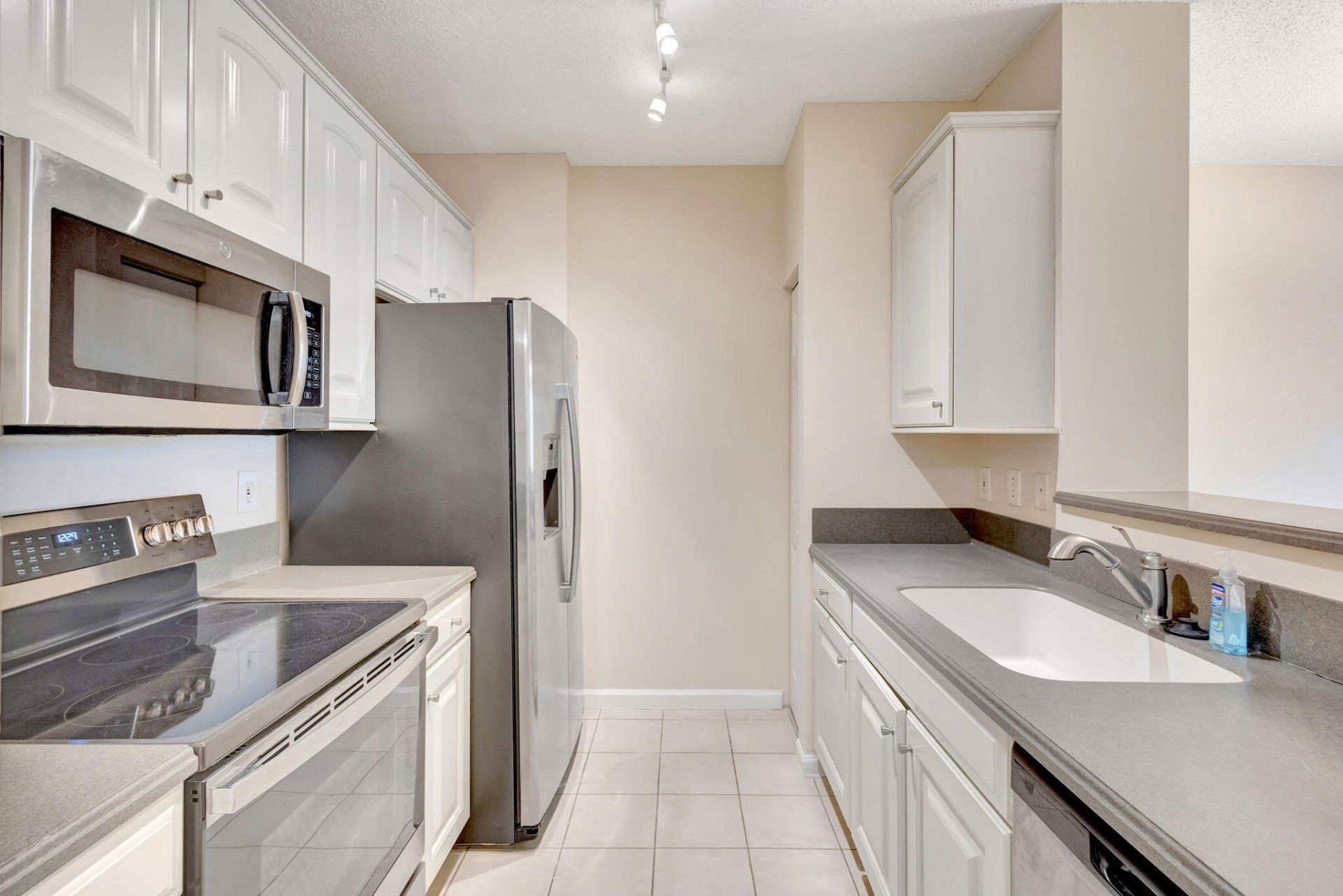 780 S Sapodilla Avenue, Unit 203, West Palm Beach, FL 33401 Photo
