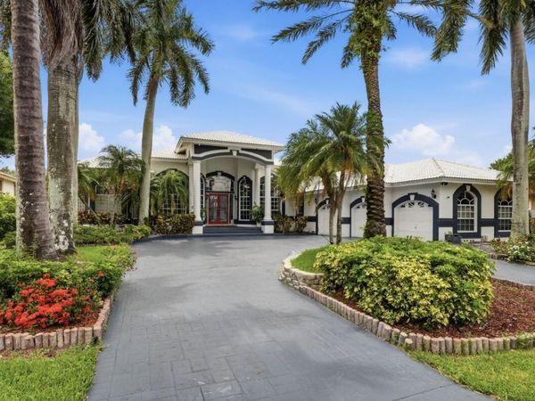1716 NW 124th Way, Coral Springs, FL 33071