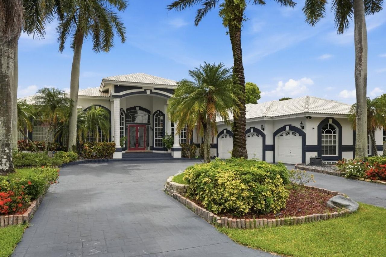 1716 NW 124th Way, Coral Springs, FL 33071 Photo
