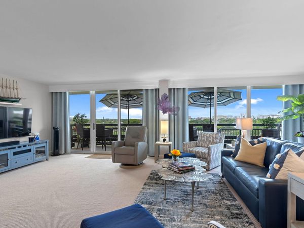 555 NW 4th Avenue, Unit Apt 501, Boca Raton, FL 33432