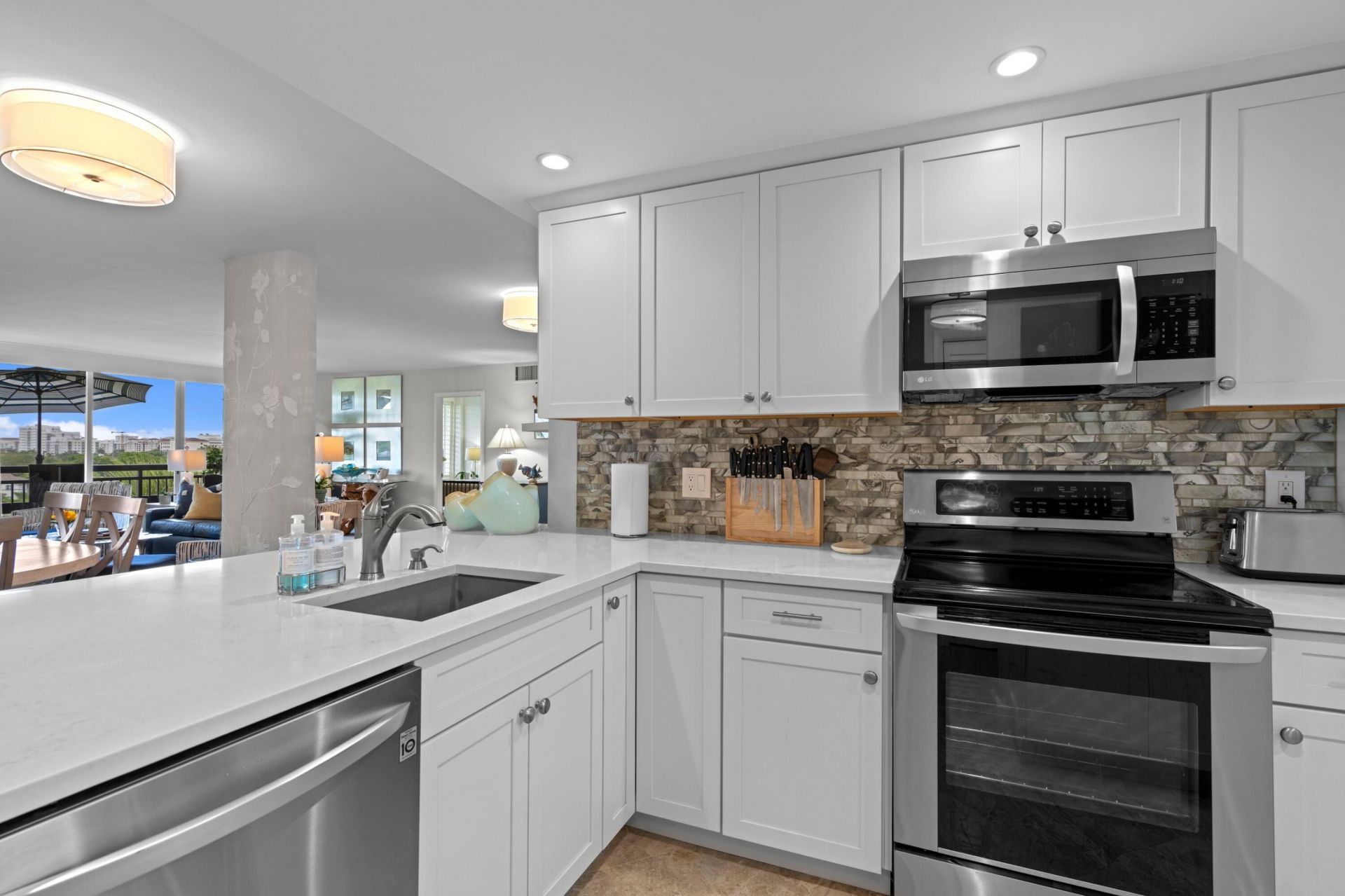 555 NW 4th Avenue, Unit Apt 501, Boca Raton, FL 33432 Photo