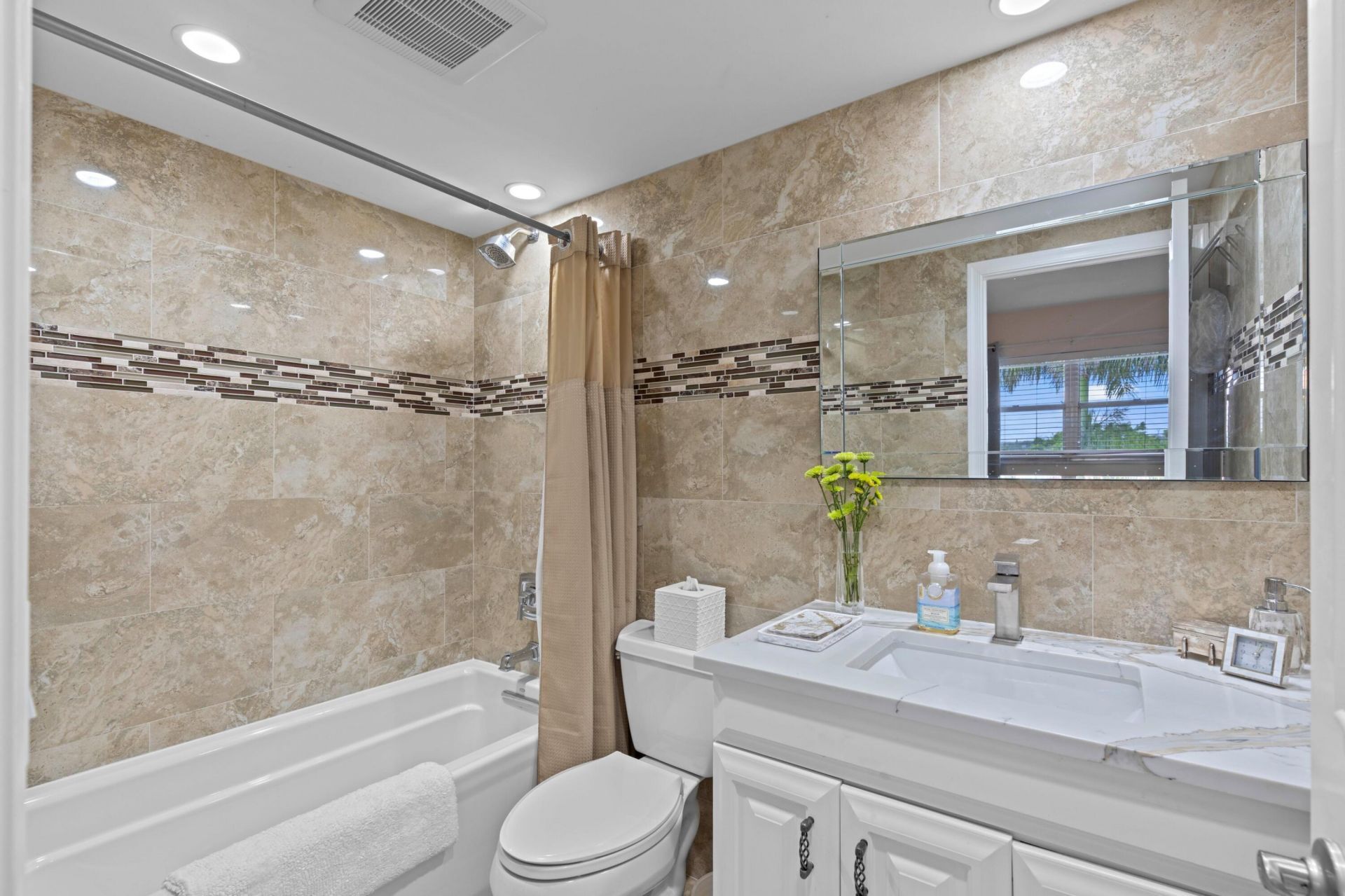 555 NW 4th Avenue, Unit Apt 501, Boca Raton, FL 33432 Photo